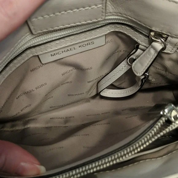 Michael Kors Cynthia Ruffled Leather Small Satchel White - Picture 8 of 16